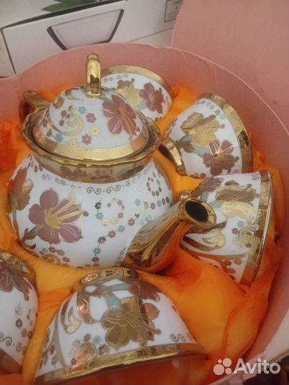 Чайник с пиалами