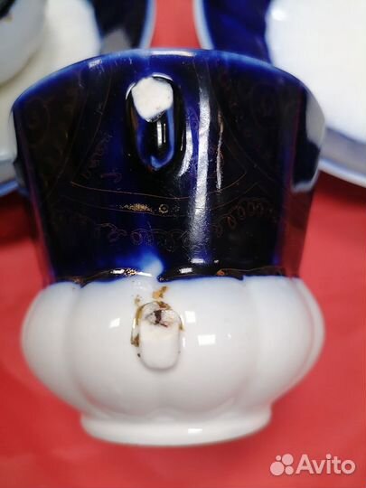 Чашки с блюдцами 