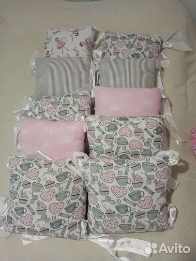 Бортик в кроватку