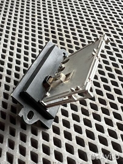 Резистор отопителя Nissan Tiida