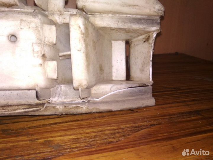 Усилитель бампера задний левый Renault Megane 1 BA