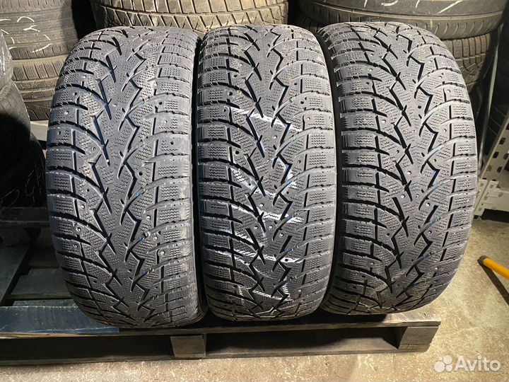 Toyo Observe G3-Ice 215/50 R17 91T