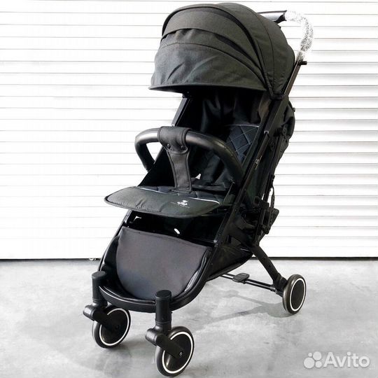 Прогулочная коляска новая