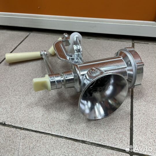 Ручная мясорубка irit новая