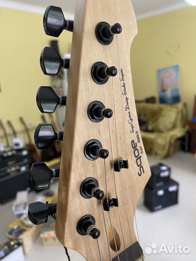 Электрогитара