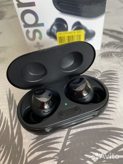 Беспроводные наушники Samsung Galaxy buds+