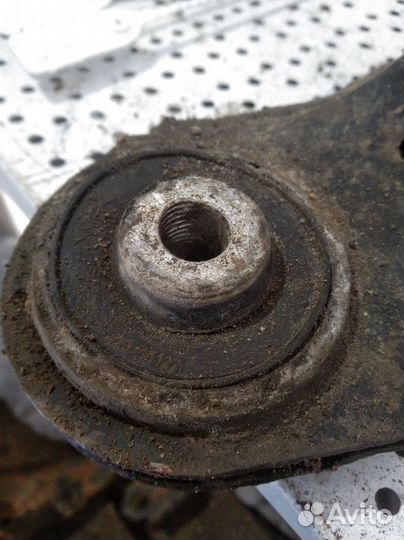 Рычаг передний правый Volkswagen Golf