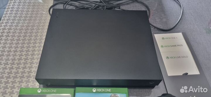 Xbox one x 1tb с играми