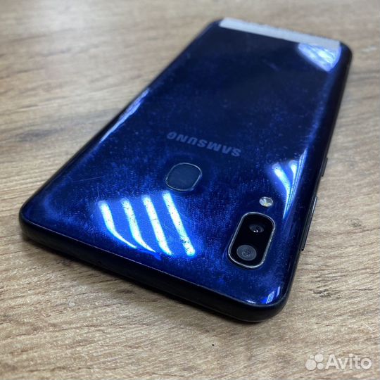 Samsung Galaxy A20, 3/32 ГБ