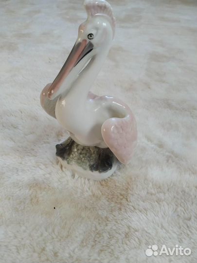 Антикварная статуэтка Пеликан