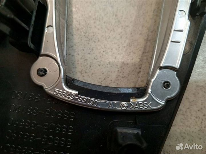 Накладка консоли кпп Toyota Camry XV70 2017