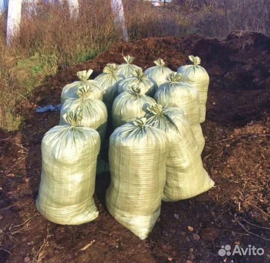 Навоз перегнивший в мешках