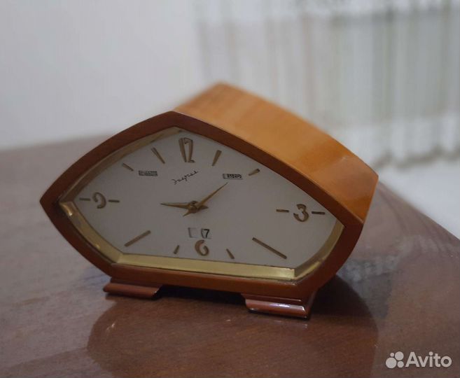 Настольные часы Энергия