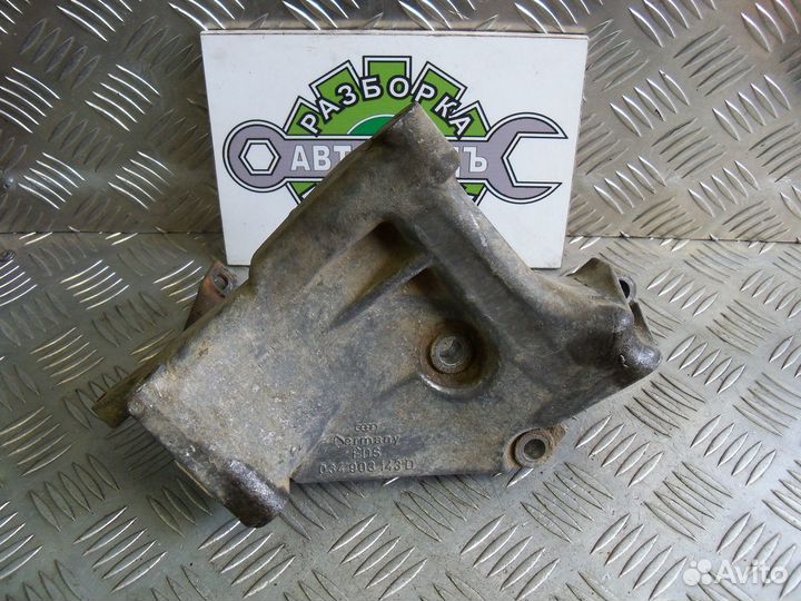 Кронштейн генератора Audi 80 / 90 B3 2.0 PS 1989г