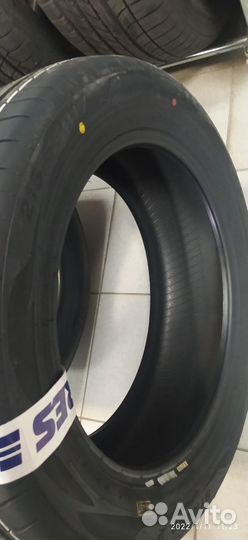 Viatti Strada 2 (V-134) 215/55 R17