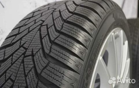 Kumho WinterCraft WP52 235/50 R20 104V