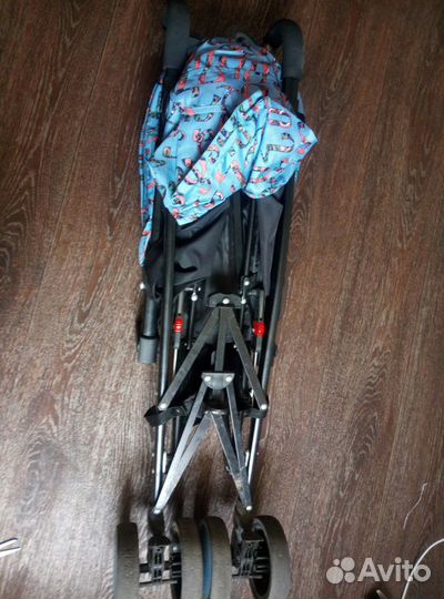 Детская коляска и кроватка с маятником