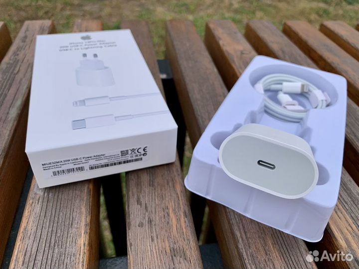 Зарядка на iPhone 20w