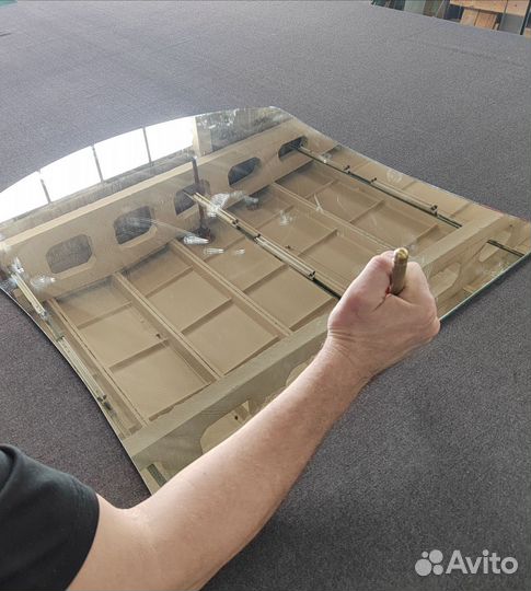 Нарезка стекла и зеркал под ваши размеры