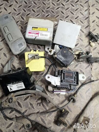 Запчасти на тойота чайзер