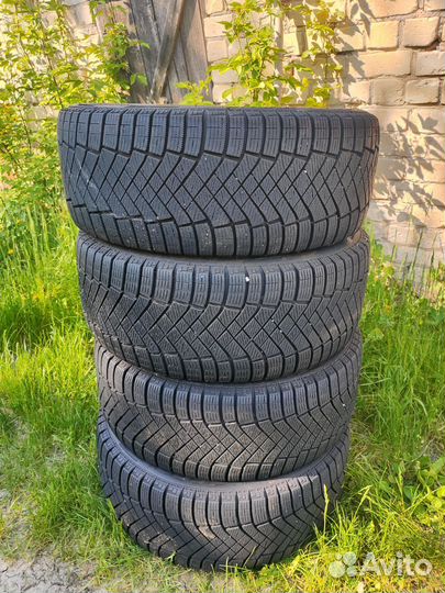 Pirelli Ice Zero FR 225/50 R17 98T