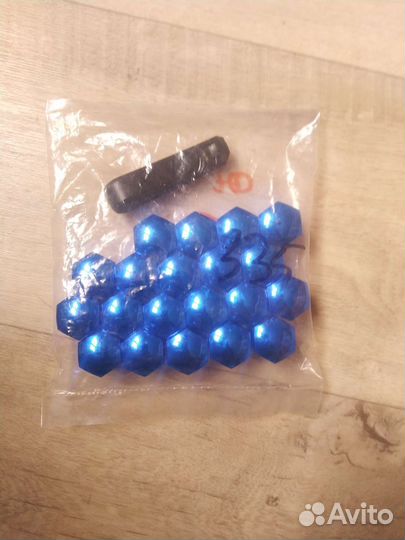 Колпачки на колёсные болты и гайки