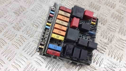 Блок предохранителей lancia delta 3 (99G03M101)