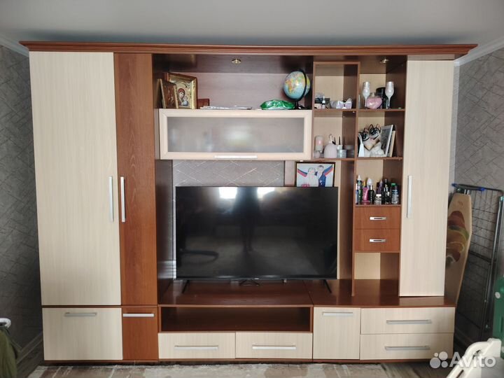 Стенка в гостиную со шкафом