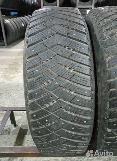Goodyear UltraGrip Ice Arctic SUV 225/65 R17 99W