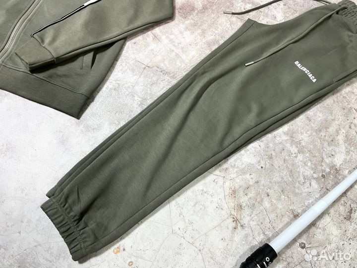 Спортивные костюмы Balenciaga