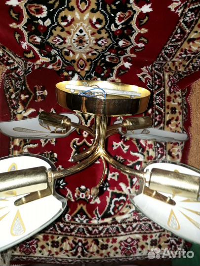 Люстра новая