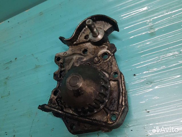 Помпа Renault symbol