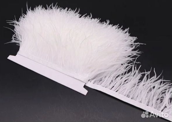 Перья страуса на ленте