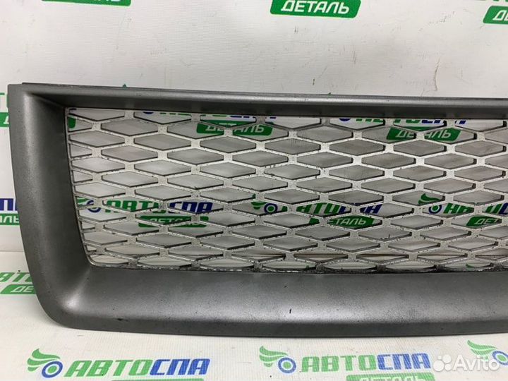 Решетка радиатора передняя Land Rover Freelander