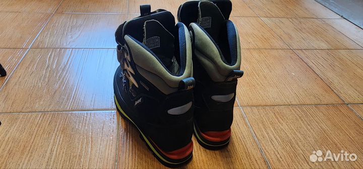 Альпинистские ботинки