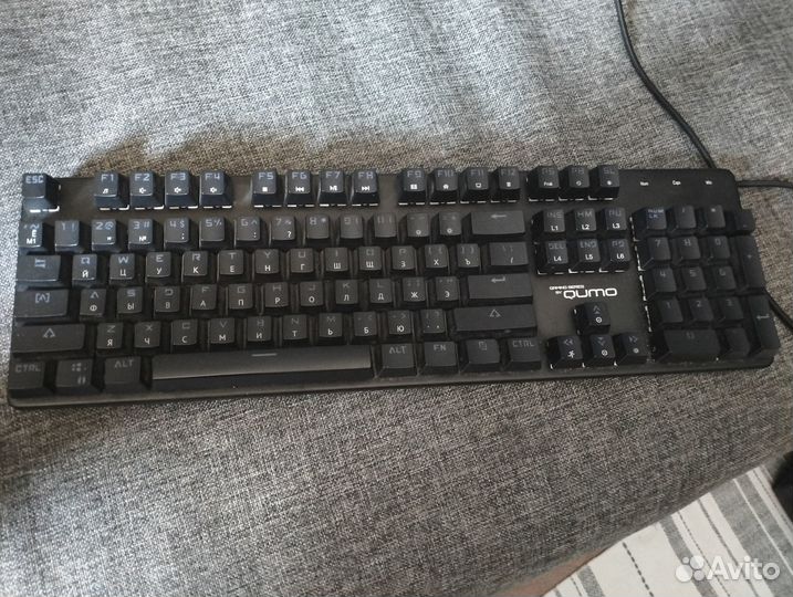 Игровая механическая клавиатура Qumo Mechanicus