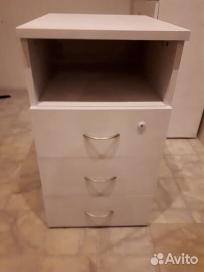 Тумба белая