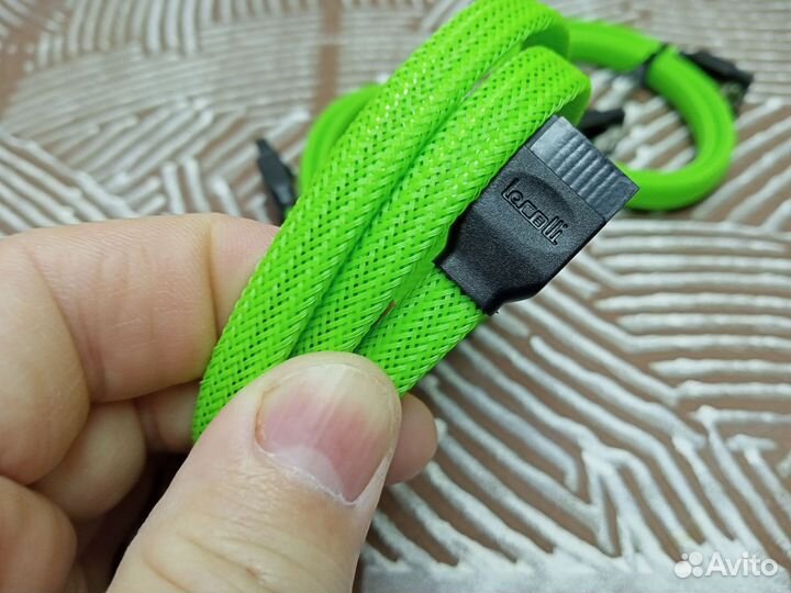 Новый кабель SATA 3