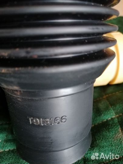 Комплект пыльники с отб. рез. стойки-аммортизатора