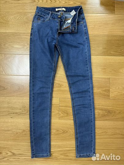 Джинсы новые