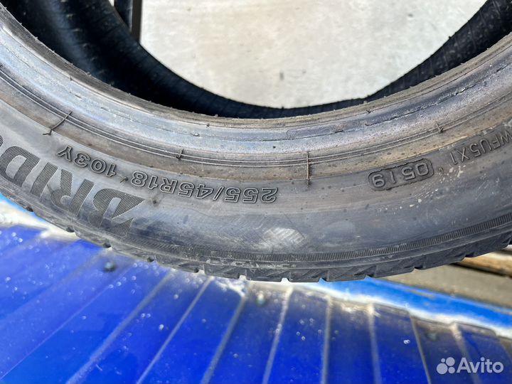 Bridgestone Turanza T005 255/45 R18