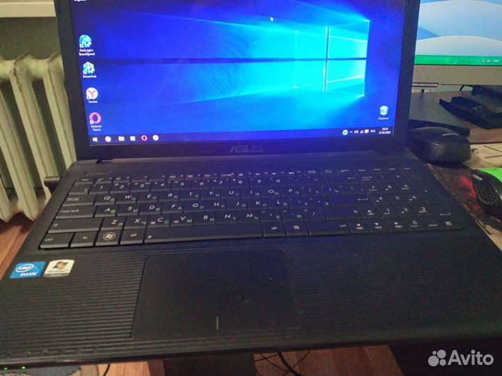 Ноутбук asus x55a.Внешнее состояние нового