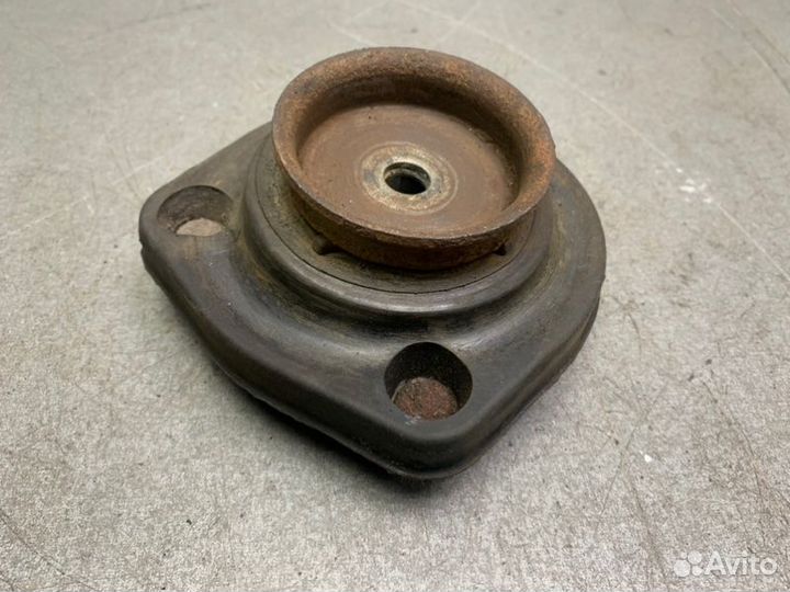 Опора амортизатора задняя правая Hyundai Matrix 1