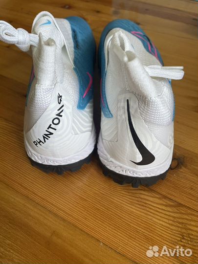 Футбольные шиповки