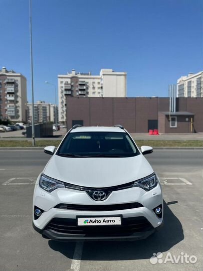 Toyota RAV4 2.2 AT, 2019, 100 000 км