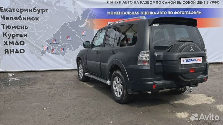 Ручка двери багажника наружная Mitsubishi Pajero (V90) MR230032