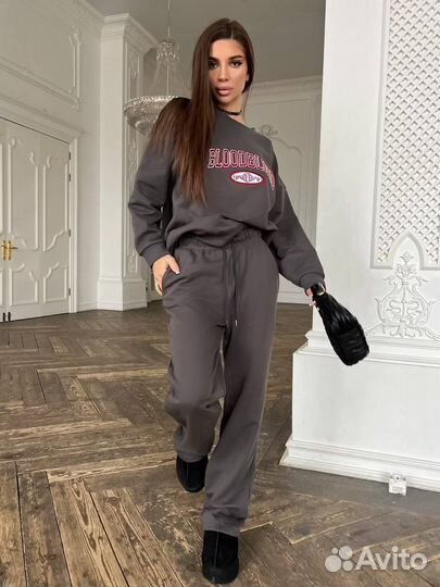 Спортивный костюм женский