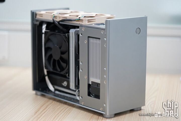 SFF ITX корпус 6.2л для RTX 4070