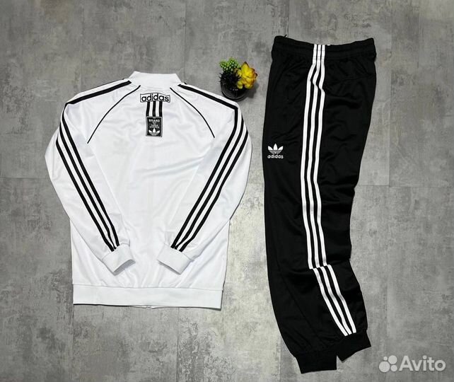 Спортивный костюм adidas