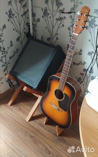 Стойка для гитары